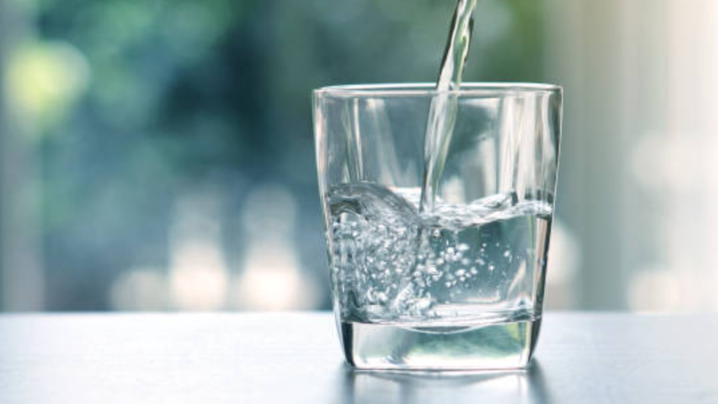 Toma 8 vasos de agua